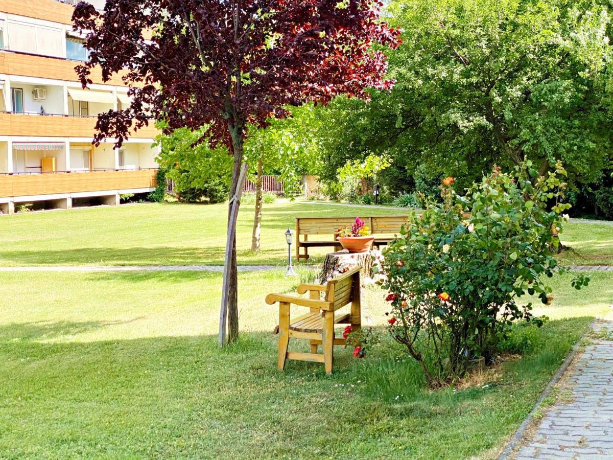 Strand Apartman Balatonfured Luaran gambar